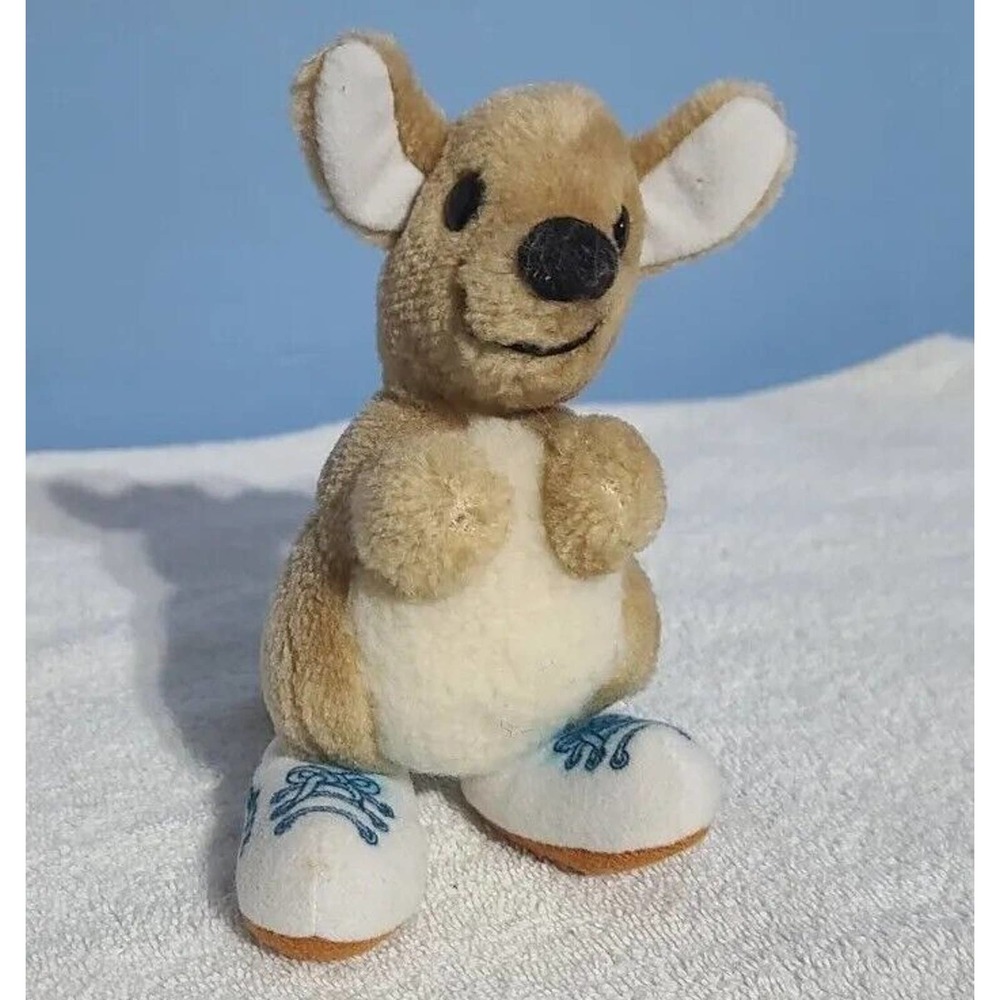 KangaROOS Roos Shoes Advertising Kangaroo 6" Plush Vintage. Excellent Condition